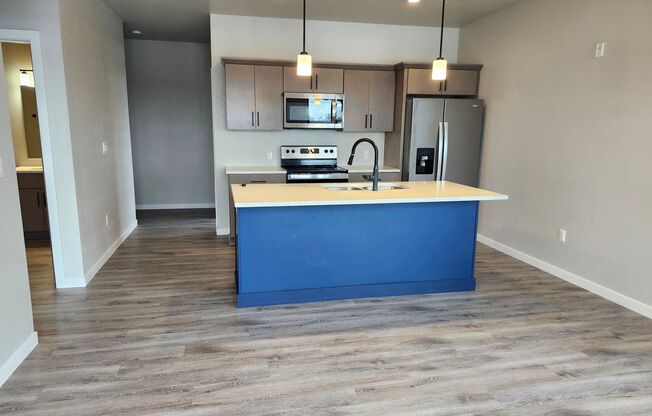 2 beds, 1 bath, 966 sqft, $1,550, Unit 301