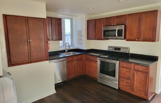 1102 Dekalb