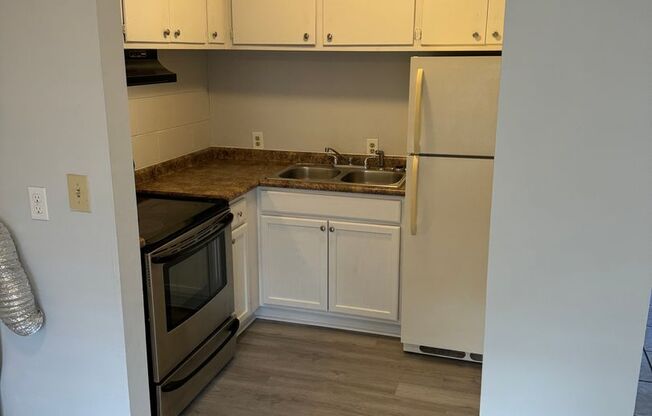 1 bed, 1 bath, 546 sqft, $800, Unit 19-137