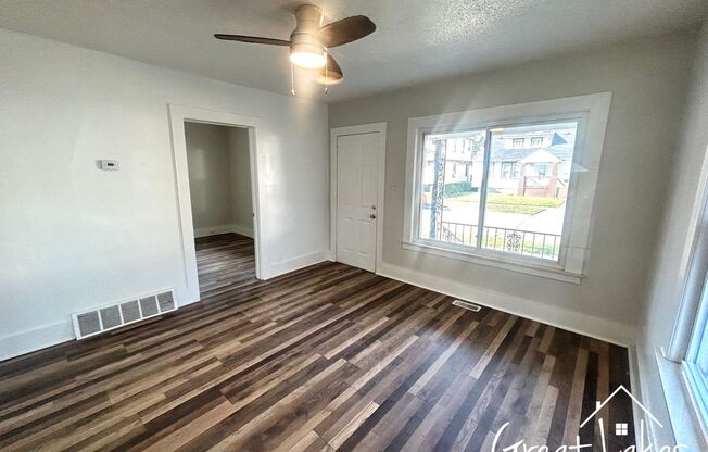 3 beds, 1 bath, $1,050