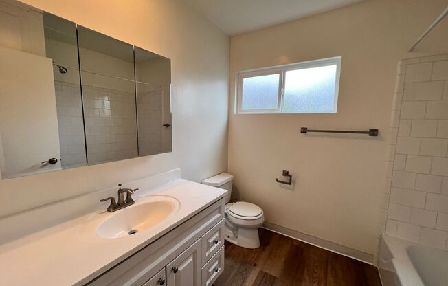 1 bed, 1 bath, 650 sqft, $2,395, Unit A