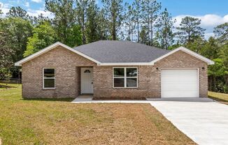 Adorable 3/2 in South Crestview!!