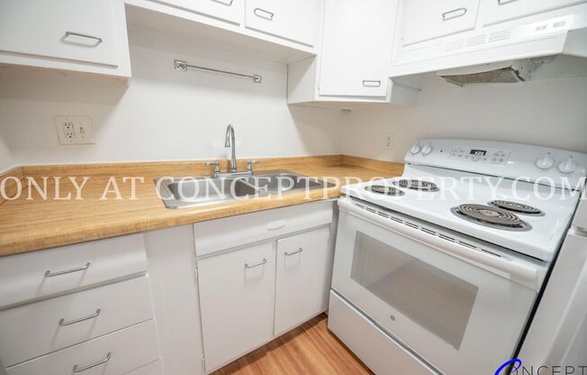 2 beds, 1 bath, 790 sqft, $1,249, Unit 10