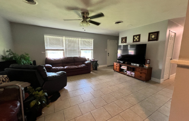 1807 FRAME ST