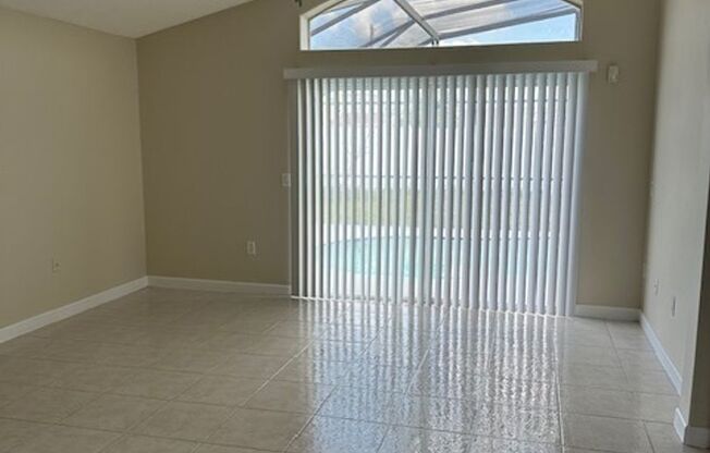 4/2 Pool Home in Kissimmee - Landscaping and Pool Care included!