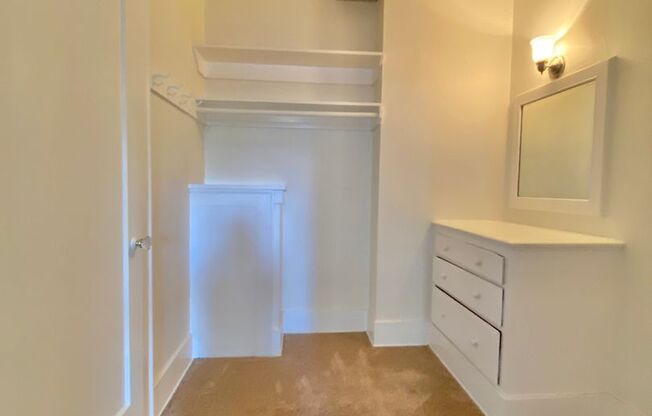 Studio, 1 bath, 425 sqft, $1,150, Unit 110