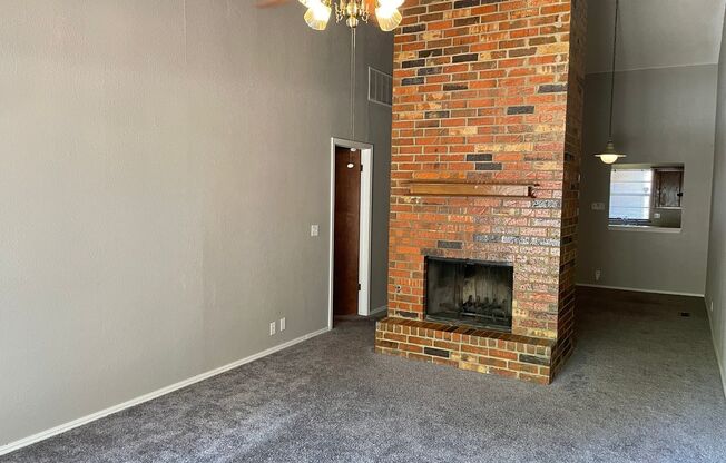 Large 2 Bed 2 Bath Duplex In NW OKC