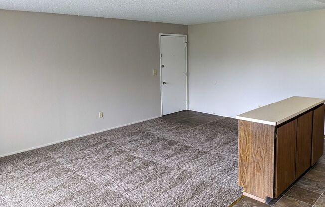 1 bed, 1 bath, 640 sqft, $1,095, Unit 06