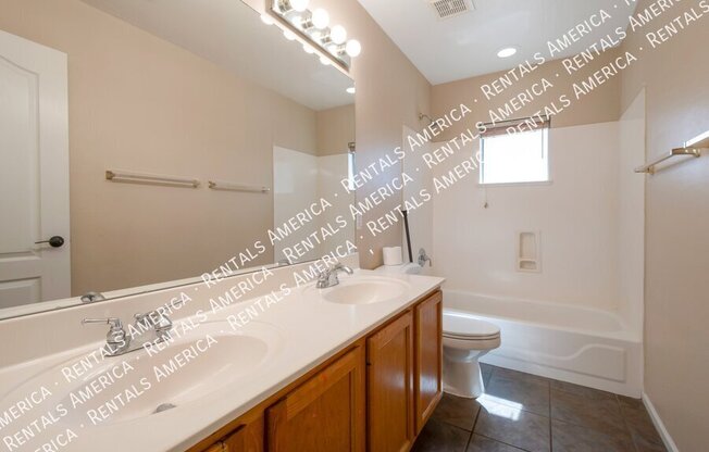 2682 S BEVERLY PL