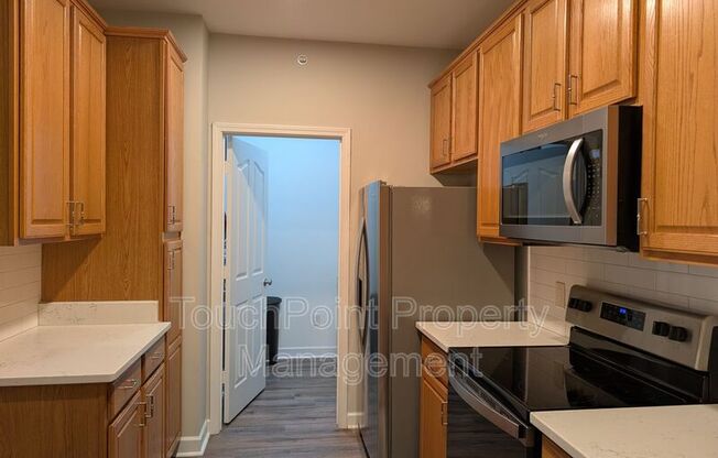 16246 REDSTONE MTN LN