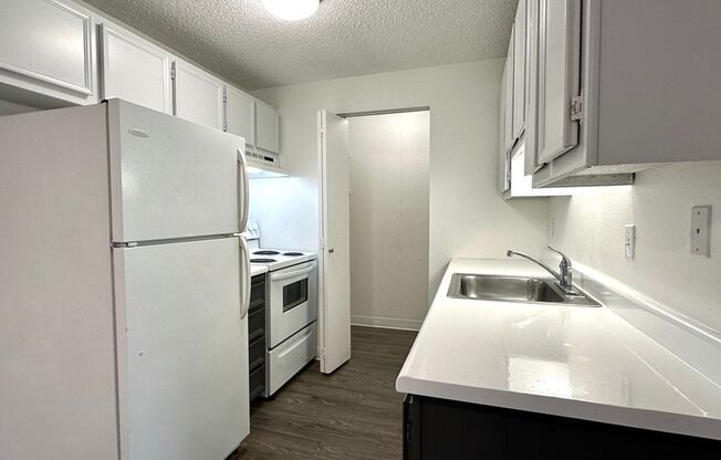 1 bed, 1 bath, 592 sqft, $1,415, Unit 49