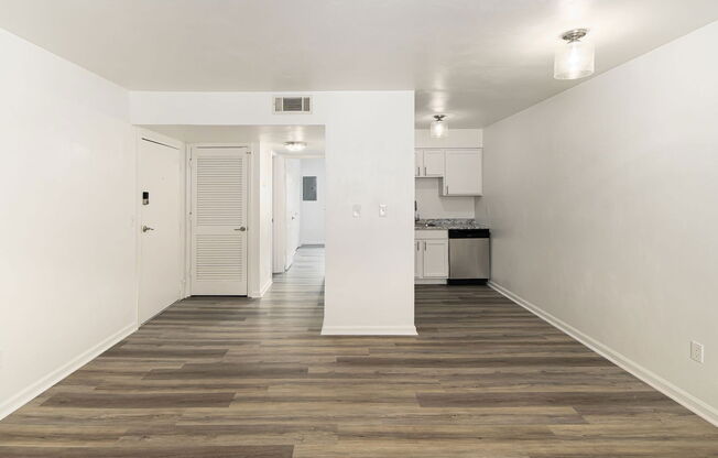 1012 GILL CT