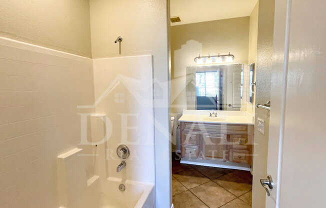 3 beds, 2 baths, 1,215 sqft, $1,895, Unit Unit 1019