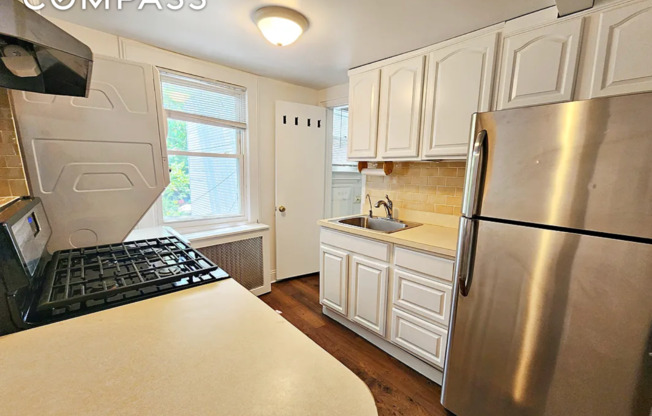 234 N 7 ST