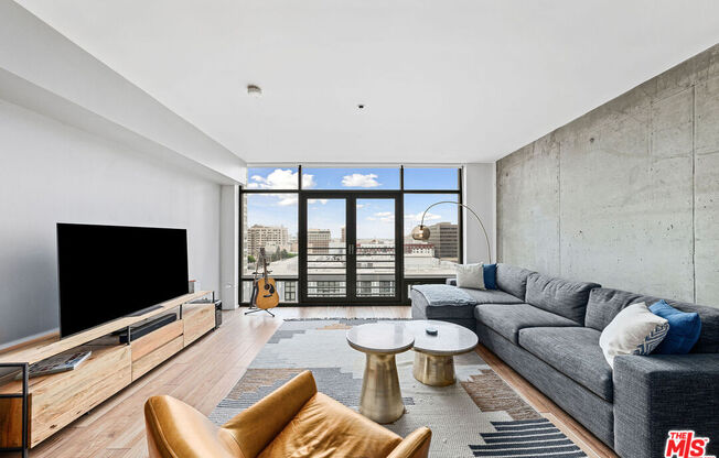 1 bed, 1 bath, 950 sqft, $3,150, Unit 1111