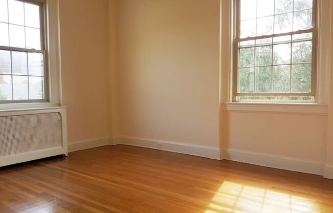 2 beds, 1 bath, 1,050 sqft, $1,925, Unit 415