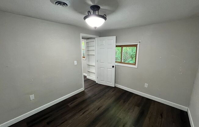 3 beds, 1 bath, $1,295