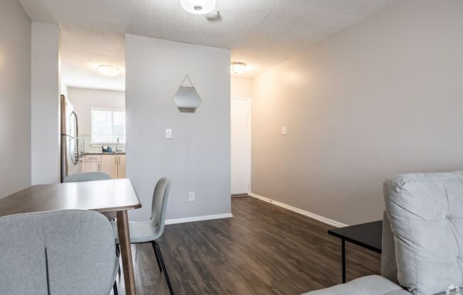 2 beds, 1 bath, $1,598, Unit B1