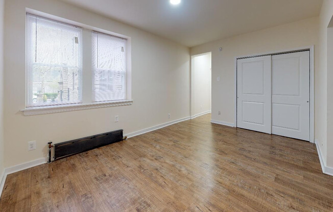 Studio, 1 bath, 296 sqft, $955, Unit 1-D