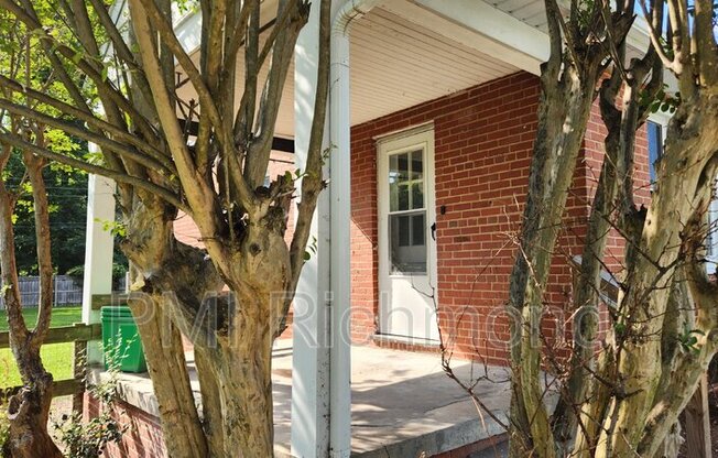 1206 BLUE JAY LN