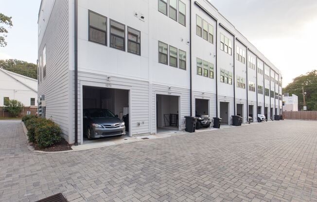 Beautiful 2bd/2.5ba Contemporary Townhome in East Atlanta Village!