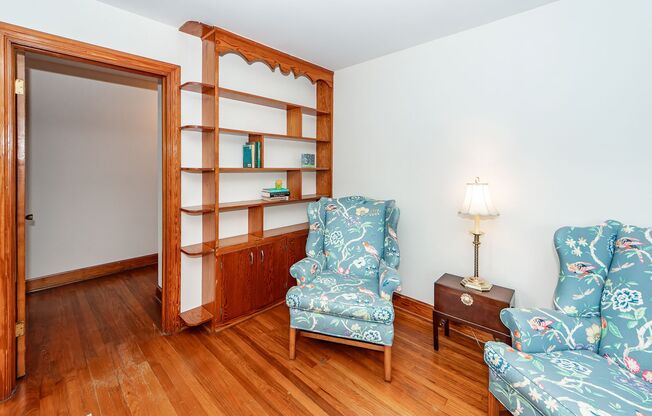 3 Bedroom Classic Summerville Home!