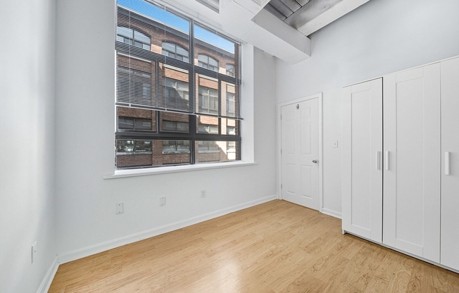 1 bed, 1 bath, 440 sqft, $2,100, Unit U106