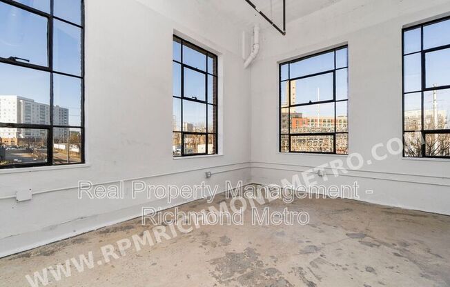 104 E 2 ST