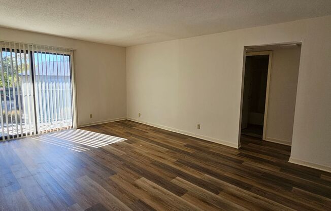 2 beds, 1.5 baths, 964 sqft, $1,120, Unit B-10