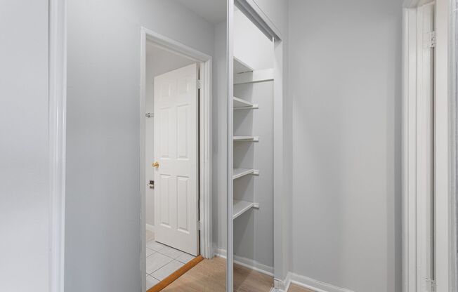 Studio, 1 bath, 275 sqft, $1,400, Unit 347