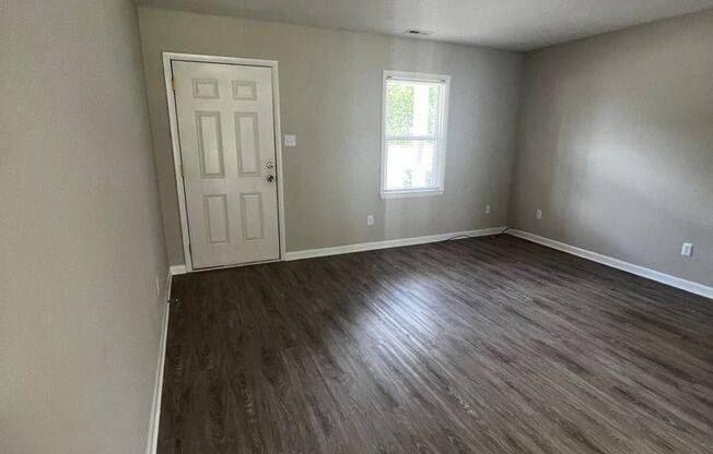 2 beds, 1.5 baths, 815 sqft, $999