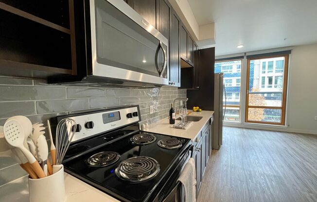 Studio, 1 bath, 430 sqft, $1,777, Unit Unit 312