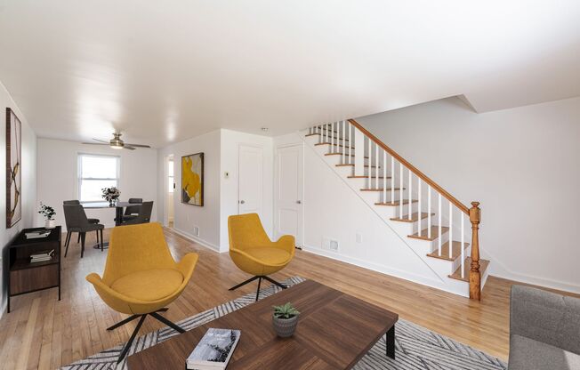 2 beds, 1 bath, 928 sqft, $2,195, Unit 255