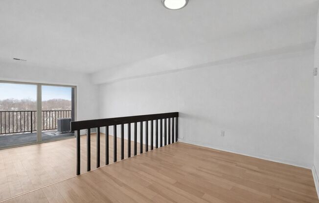 2 beds, 1 bath, 900 sqft, $1,600, Unit 228