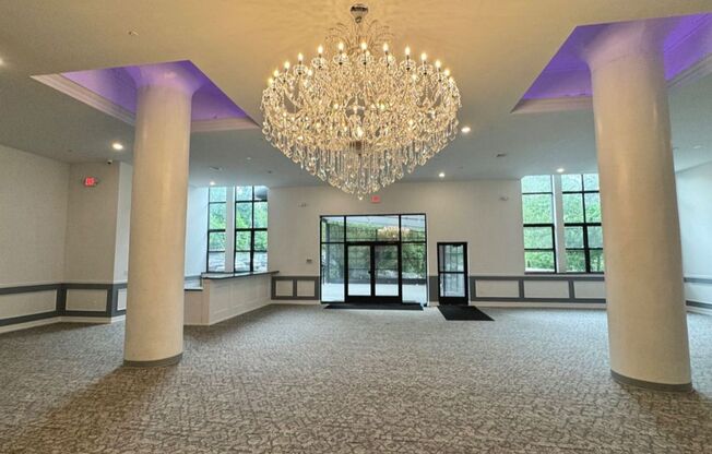 3 beds, 2 baths, 1,292 sqft, $2,045, Unit Unit 302 (Loft)