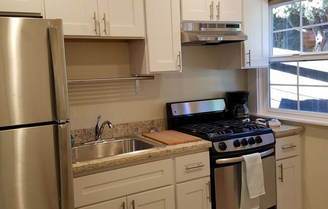 2 beds, 1 bath, 700 sqft, $2,750, Unit 337