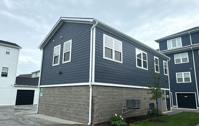 1 bed, 1 bath, 972 sqft, $1,595, Unit 10128 S 130th Terrace Carriage House over Storm Shelter A972 XS2