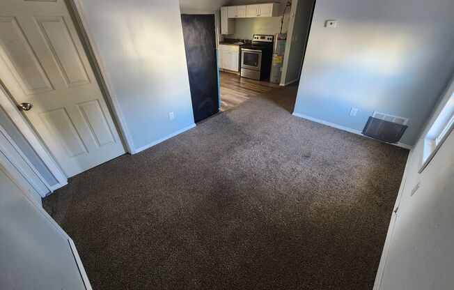 2 beds, 1 bath, $1,400, Unit Unit 6