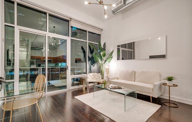 Don't miss out on your chance to Live at the Market Lofts!! Downtown LA view!!!