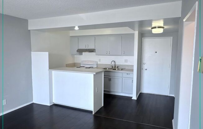 1 bed, 1 bath, 666 sqft, $1,875, Unit E104