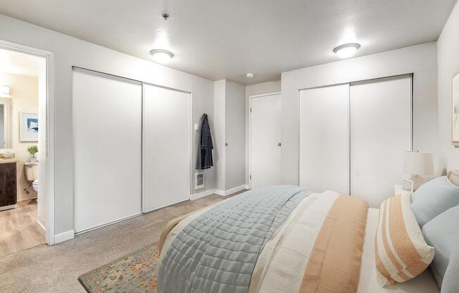 3 beds, 2 baths, 1,290 sqft, $2,305