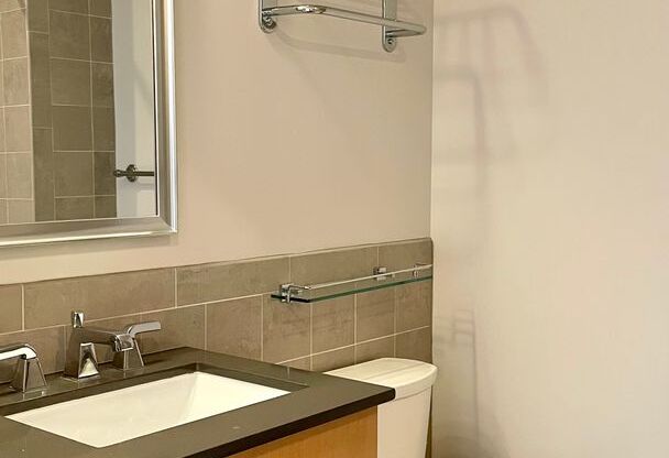 1 bed, 1 bath, $2,750, Unit 825