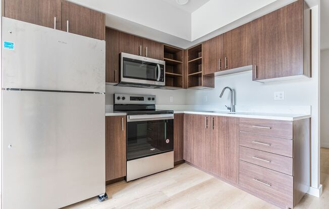 Studio, 1 bath, 299 sqft, $1,275, Unit 812