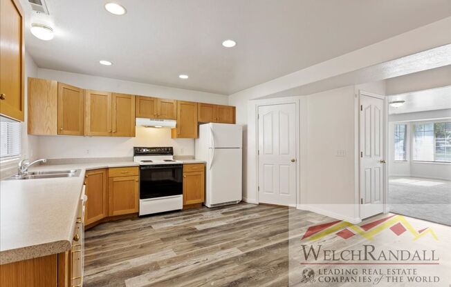 3 beds, 1.5 baths, $1,445, Unit # #B