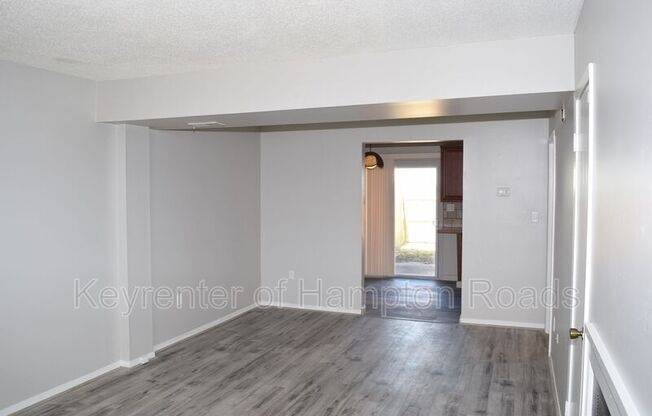 12773 WOODSIDE LN