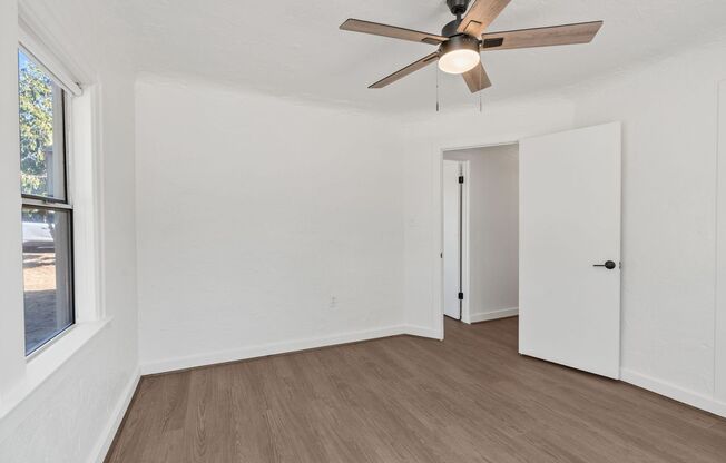 2 beds, 1 bath, $2,995