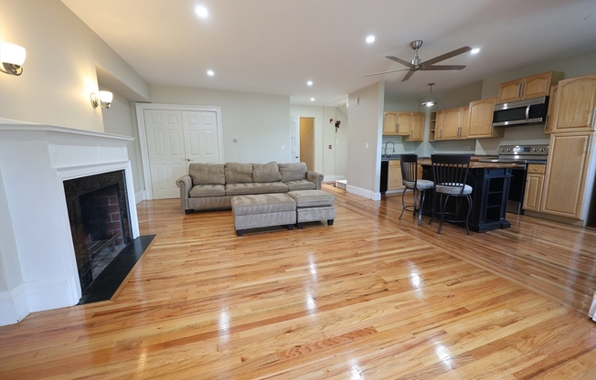 318 TAPPAN ST