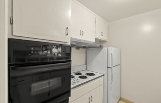 2 beds, 1 bath, $2,995, Unit 254 College Unit B