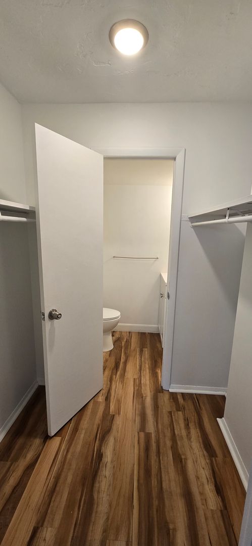 2 beds, 1.5 baths, 1,145 sqft, $1,300, Unit 55-9B6