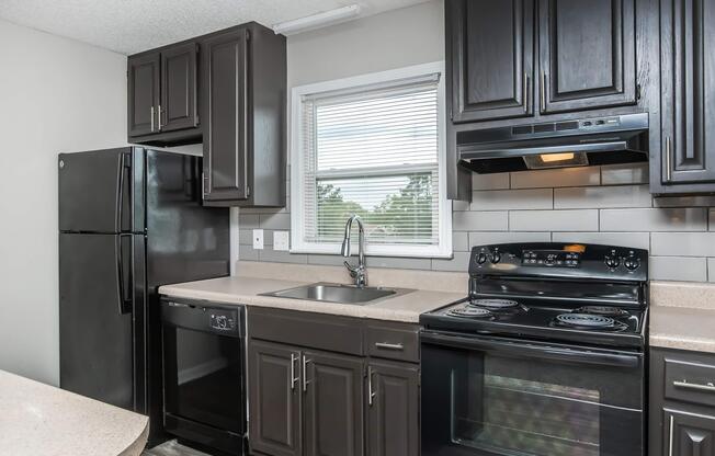 2 beds, 2 baths, 1,200 sqft, $1,165